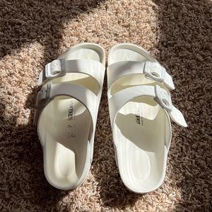 Birkenstock girls size 34 white foam sandal